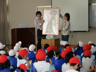 110502_小学生見学2.JPG
